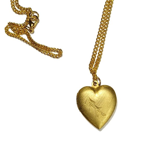 Vintage Jewelry - Antique Gold Plated Heart Photo Locket Necklace with Unique Design